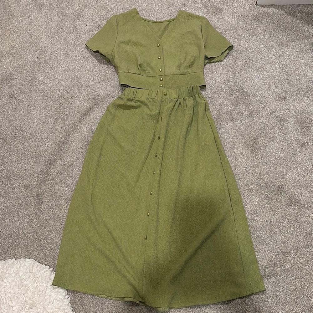 SHEIN Green A-Line Midi Dress with Flutter Sleeves